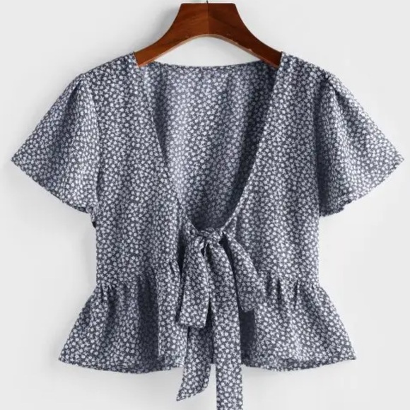 Flower Butterfly Sleeve Plunging Peplum Blouse - Picture 2 of 12